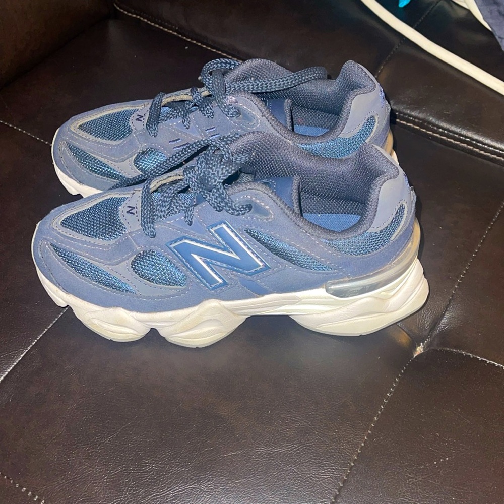 Im selling my sons “new balance” they may look black on pictures but its navy